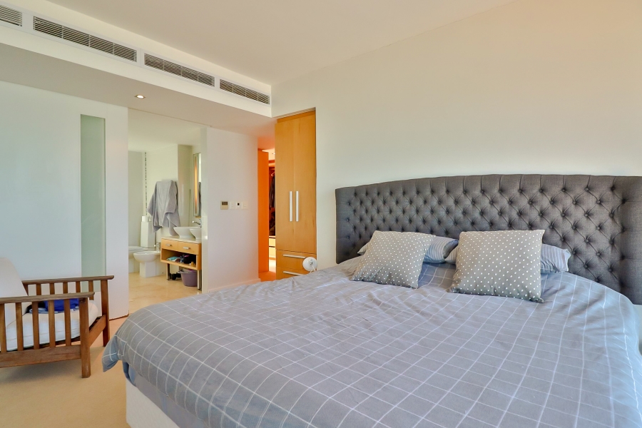 To Let 4 Bedroom Property for Rent in Strand North Western Cape
